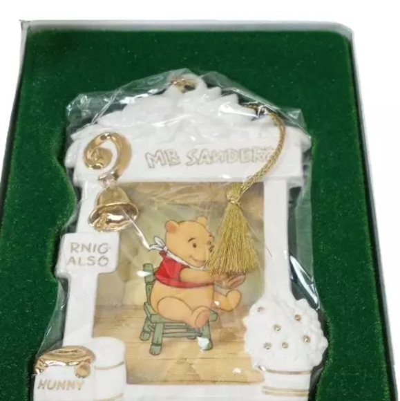 VINTAGE NIB DISNEY 1996 POOH ORNAMENT COLLECTORS EDITION - Picture 1 of 4